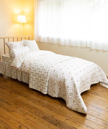 ピンフォード トレリス 柄 キルトマルチカバー 200×200cm