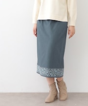 裾刺繍ストレートスカート