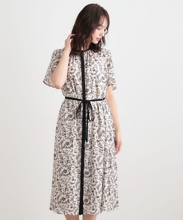 【二の腕カバー/同柄アイテムあり】アイロンワーク スクロール柄ワンピース