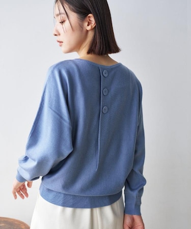 【洗える】ウールブレンド後ろボタンニット