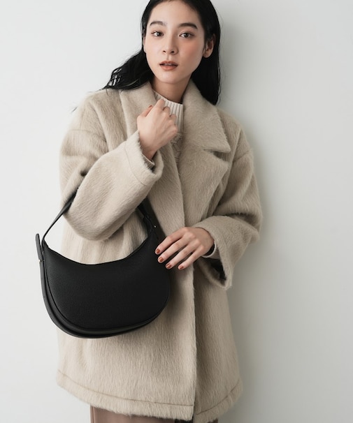 ハーフムーンショルダーバッグ