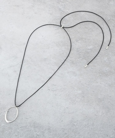 オーバルモチーフコードネックレス