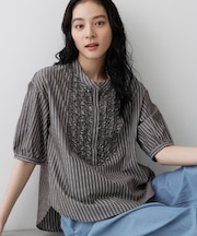 【着映え/洗える】フロントフリル五分袖ブラウス