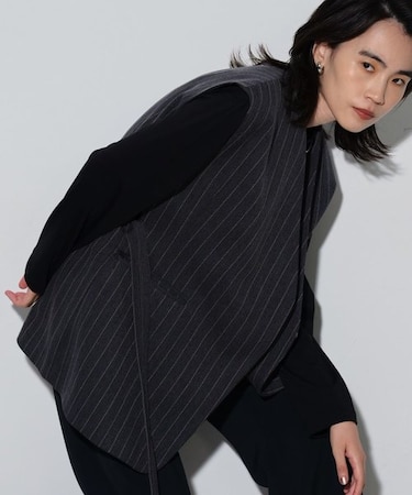 ノーカラーボックスジレ