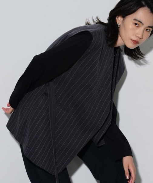 ノーカラーボックスジレ