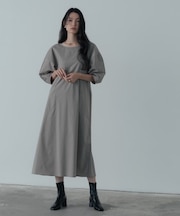 フォルムスリーブワンピース