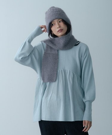 ペプラムハイネックニット