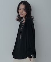 ボートネックジョーゼットブラウス