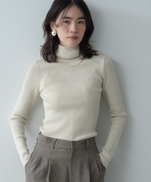 ラメリブタートルニット