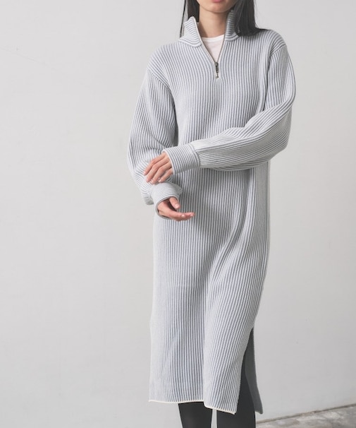 スタンドネックニットワンピース