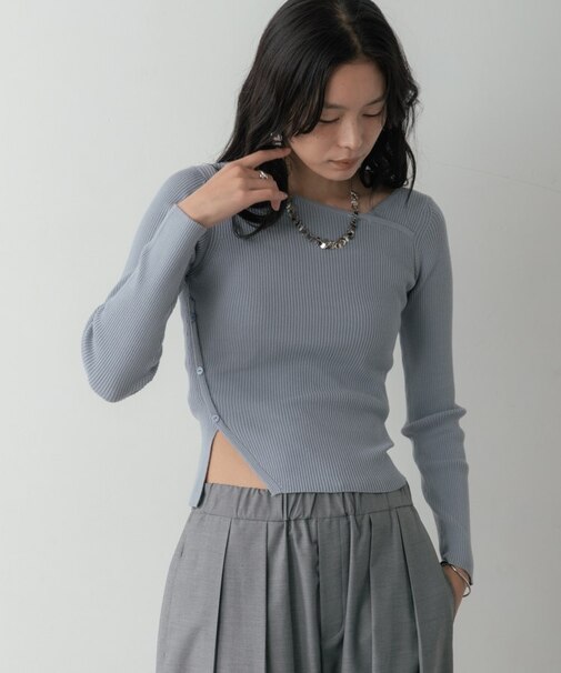 オフショルスリットリブニット