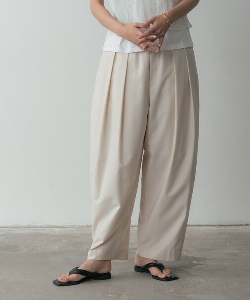 カーヴィーパンツ