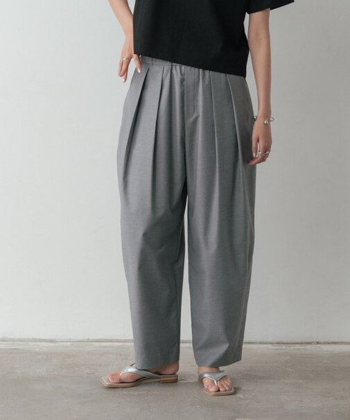 カーヴィーパンツ