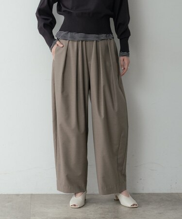 カーヴィーパンツ