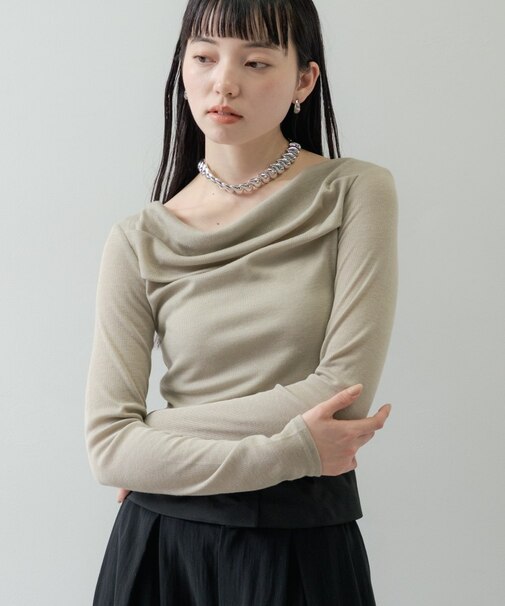 オフショルカットソー