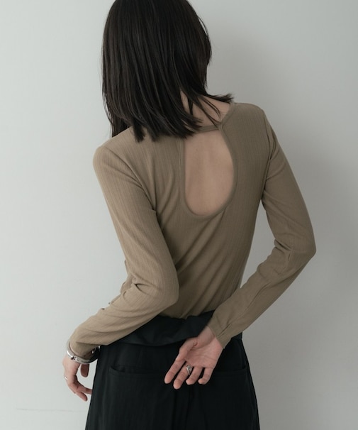 バックオープンリブ長袖Tシャツ