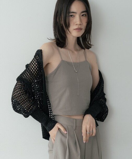 カップ付きクロップドキャミ