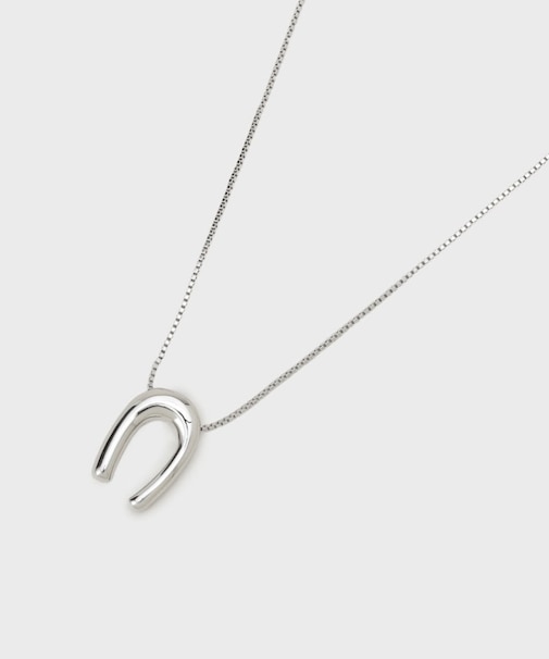 ホースシューネックレス