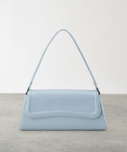 モダンシルエットクラッチバッグ