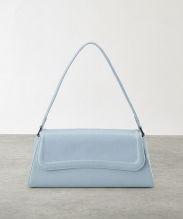 モダンシルエットクラッチバッグ