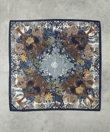 フラワープリントスカーフ