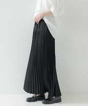 プリーツロングスカート