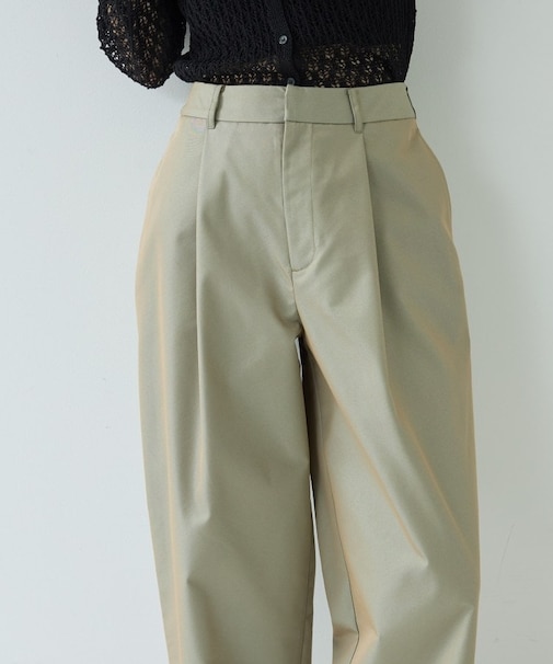 フロントタックチノパン