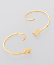 【September】ダブルピアス／キューブ