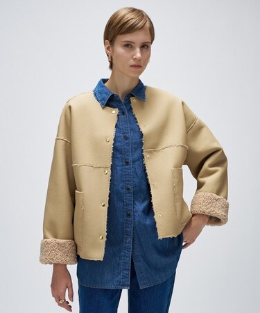 リバーシブルボアブルゾン