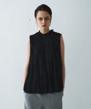 プリーツブラウス