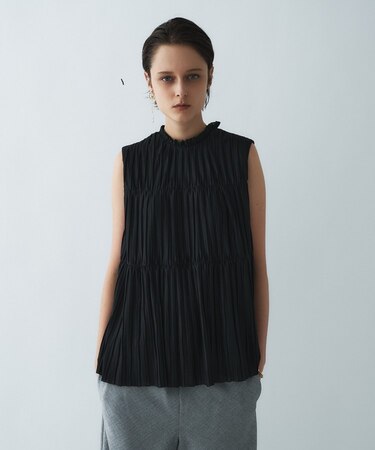 プリーツブラウス