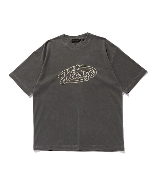 OLD ENGLISH LOGO V NECK S/S TEE｜エクストララージの通販｜&mall