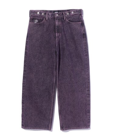 EMBOSSED DENIM PANTS