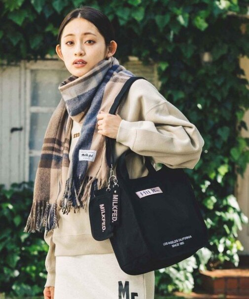 EMBROIDERED BAR SHOULDER BAG W/STRAP