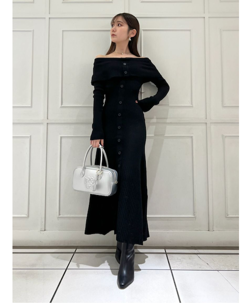 【WEB限定サイズあり】オフショルボタンニットワンピース