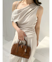 オフショルドレープブラウス