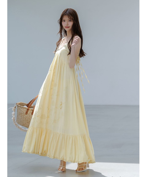 フラワーエンブロイダリーマキシワンピース