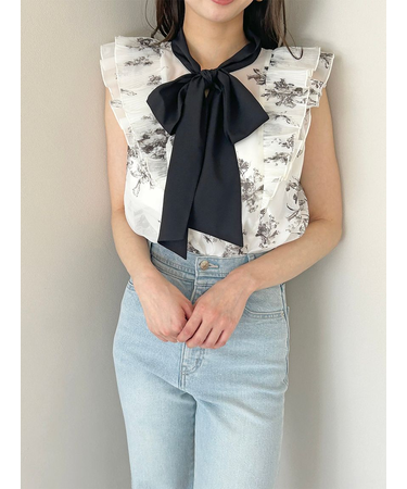 ノースリボウタイブラウス