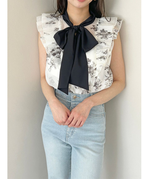 ノースリボウタイブラウス