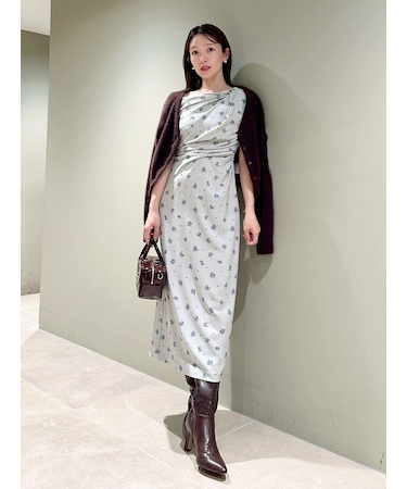 フラワープリントドレープワンピース