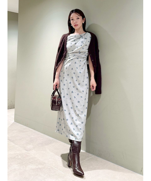 フラワープリントドレープワンピース