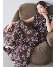 【00サイズあり】プリントプリーツシャーリングワンピース