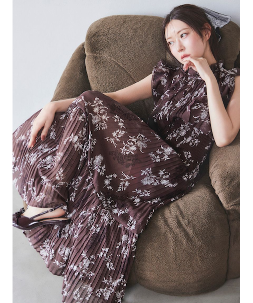 【00サイズあり】プリントプリーツシャーリングワンピース