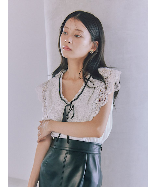 エンブロイダリーレースカラーブラウス