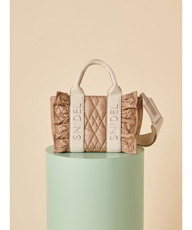 フリルキルティングロゴバッグ