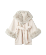 ファーケープコート