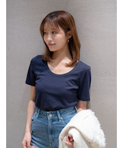 UネックTシャツ