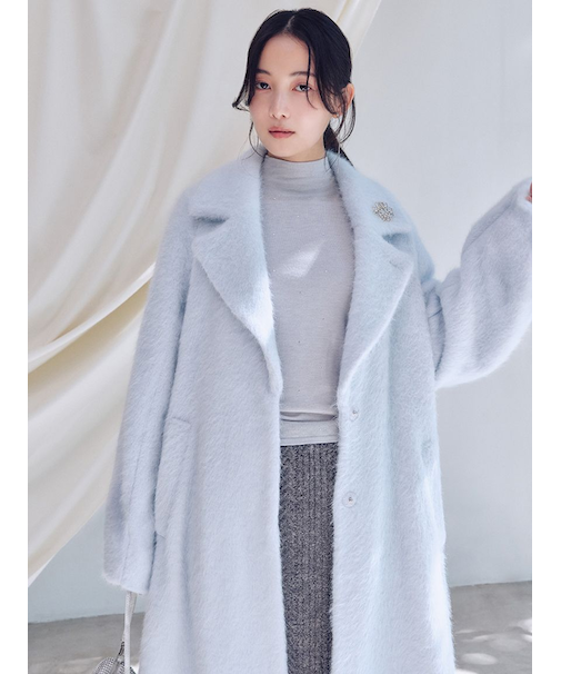 ブローチ付きシャギーロングコート