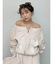 【SNIDEL/NUTMEG】オフショルジップロゴプルオーバー