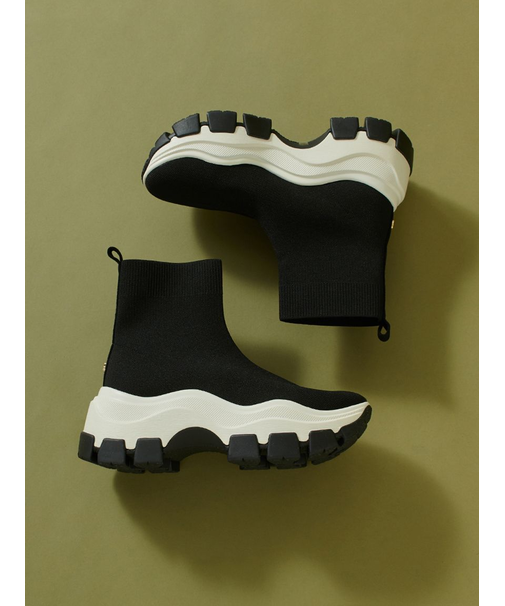 スニーカーソールショートブーツ